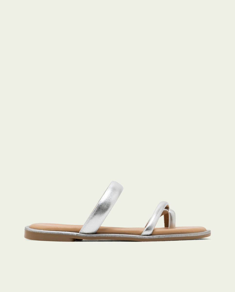 FLAT LEATHER SLAVE SANDALS CAMILA SILVER