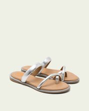 FLAT LEATHER SLAVE SANDALS CAMILA SILVER