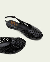 BLACK LEATHER FLAT SANDAL AGATE