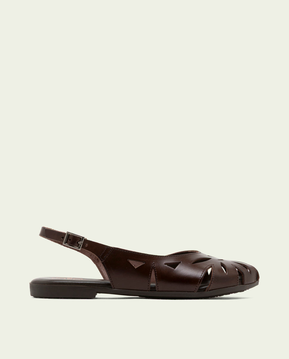 SANDALES PLATES EN CUIR ANDREA MOKA