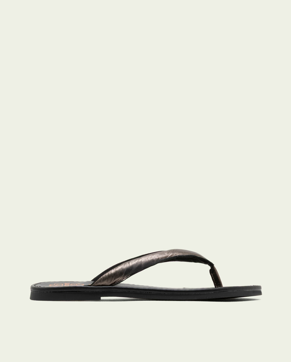 LEAD TOE POST SANDAL AMBRE
