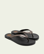 LEAD TOE POST SANDAL AMBRE