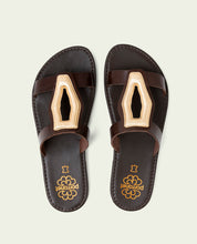 SANDALES PLATES EN CUIR AVEC ORNEMENT ALEIDA MOKA