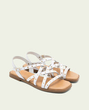 SANDALES PLATES EN CUIR À BRIDES ET CLOUS BLAIR BLANC