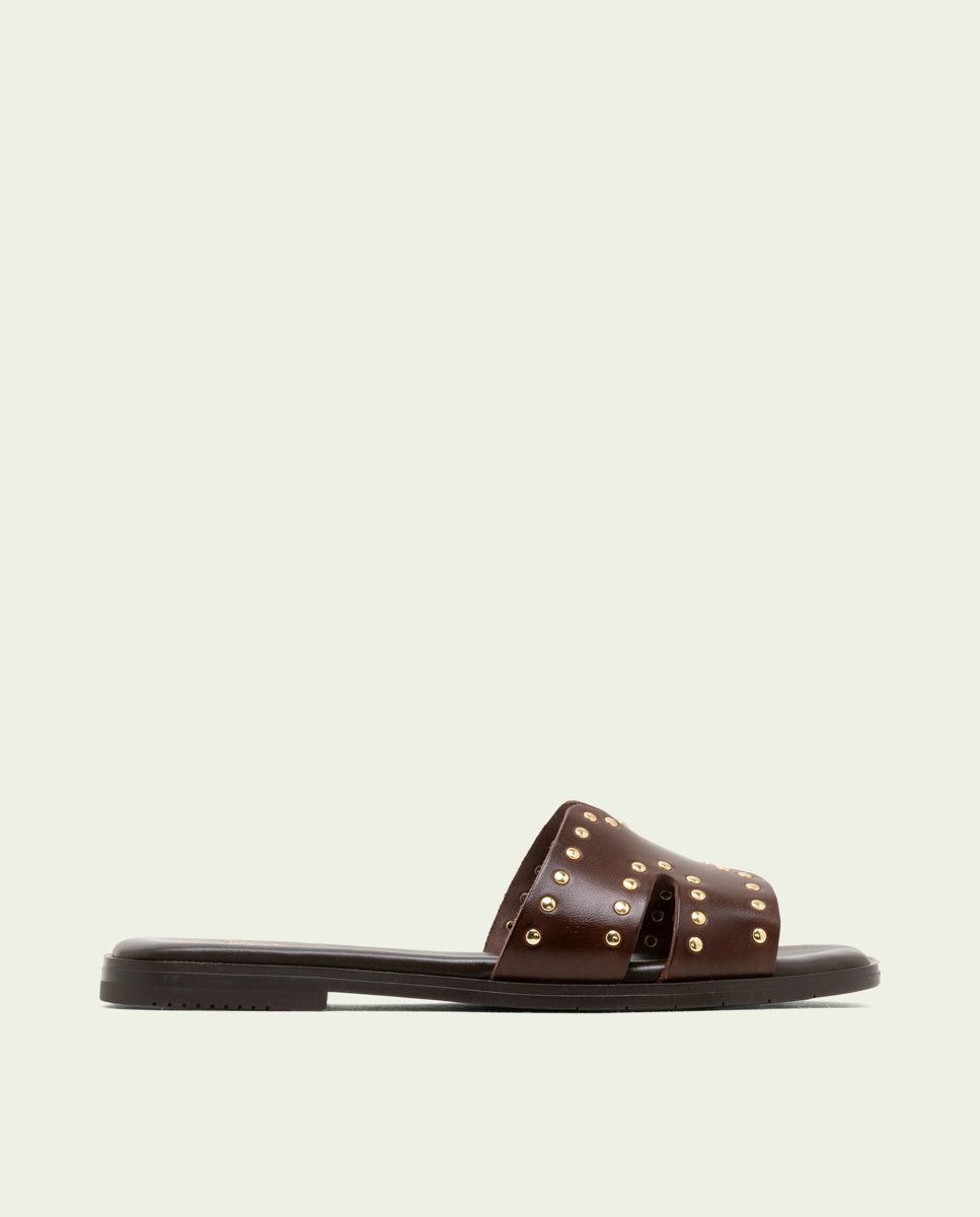 FLAT LEATHER SANDALS WITH STUDS BECCA MOCHA