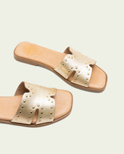 FLAT LEATHER SANDALS WITH STUDS BECCA GOLD