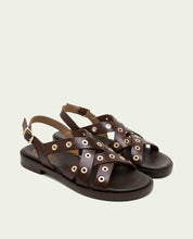 FLAT LEATHER SANDALS WITH STUDS CHLOE MOCHA