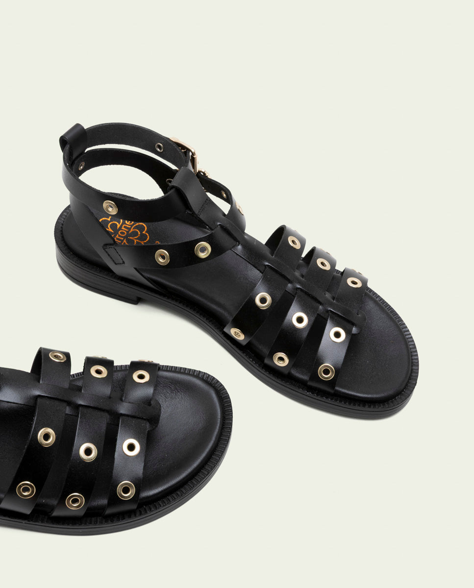 FLAT LEATHER SANDALS WITH STUDS CHLOE BLACK