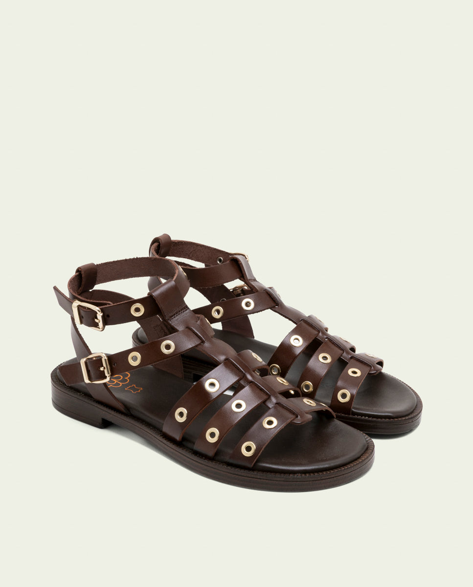 FLAT LEATHER SANDALS WITH STUDS CHLOE MOCHA
