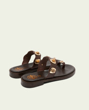 FLAT LEATHER SANDALS WITH CLEAR STRAPS MOCHA