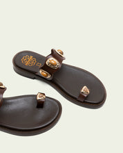 FLAT LEATHER SANDALS WITH CLEAR STRAPS MOCHA