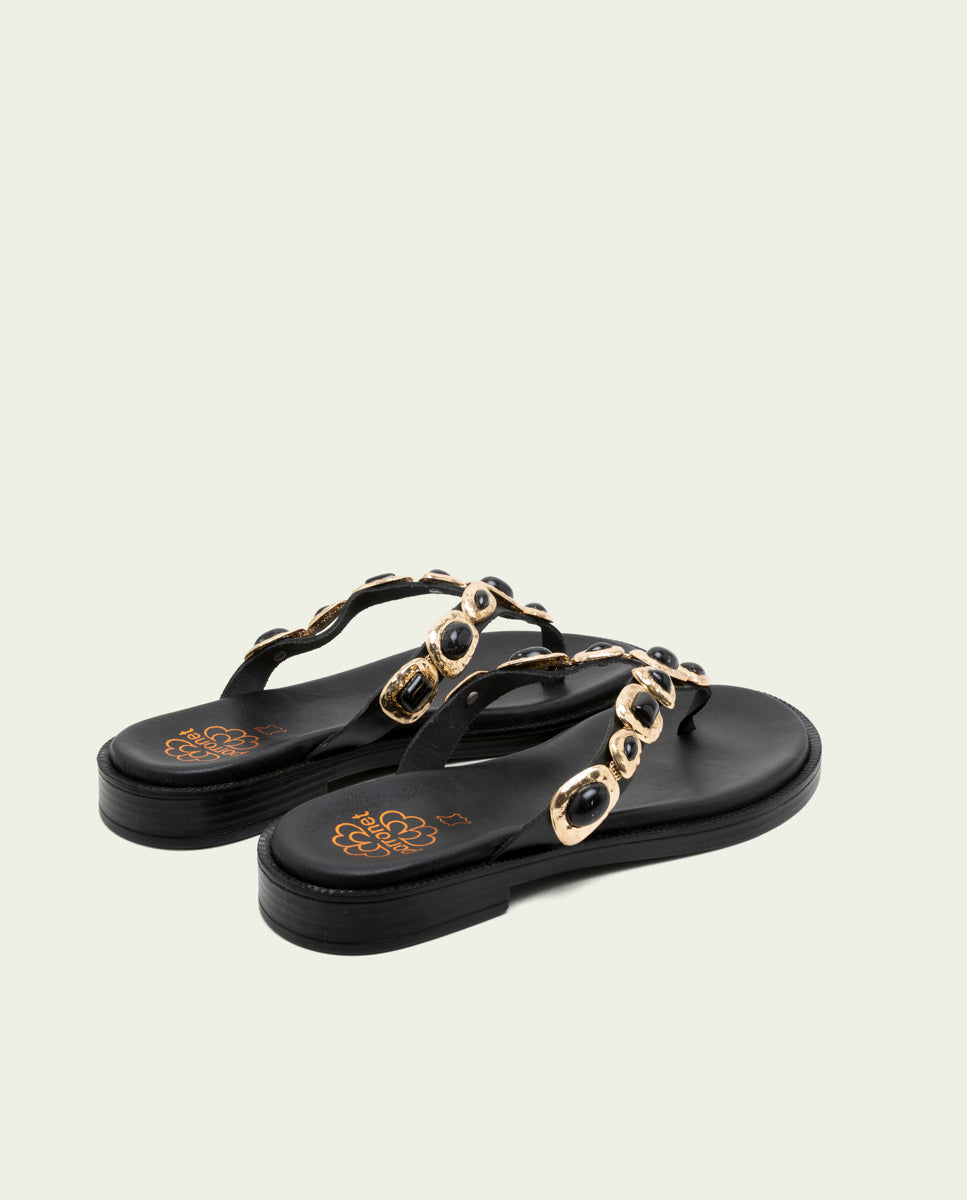 SANDALES PLATES EN CUIR ESCLAVA AVEC STRASS CARMEN NOIR