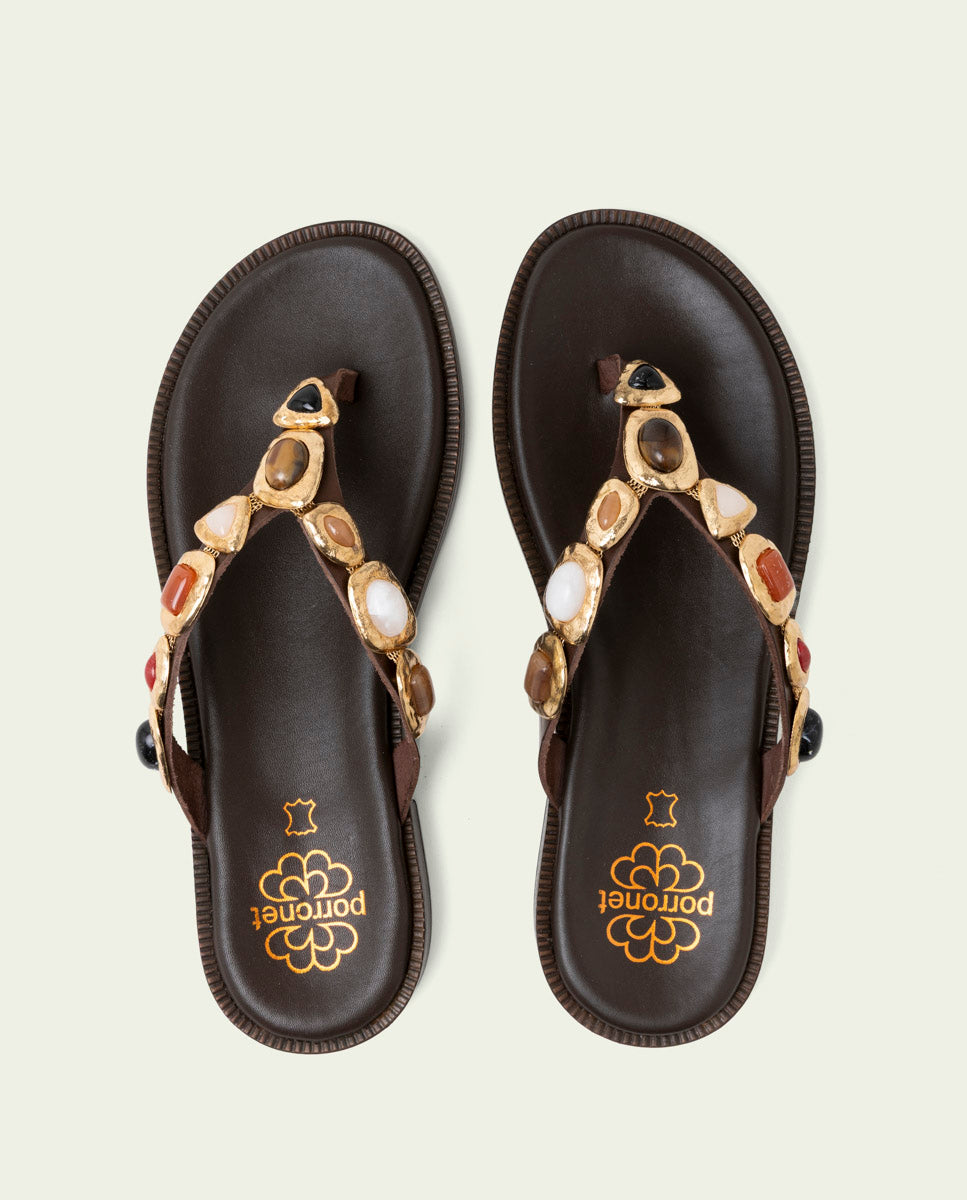 SANDALES PLATES EN CUIR AVEC STRASS CARMEN MOKA