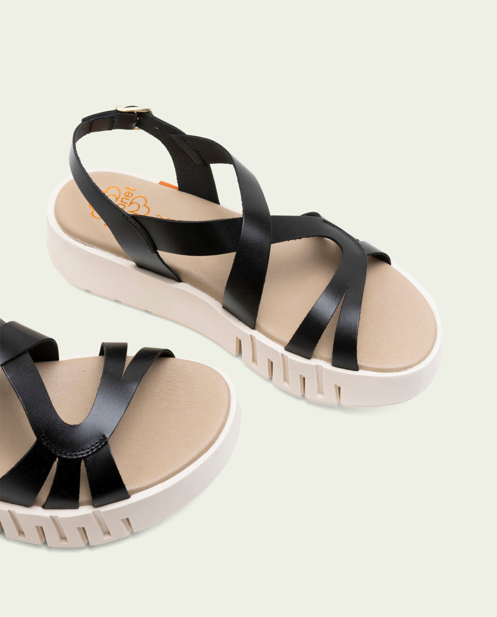 DÉBORA BLACK WEDGE HEEL LEATHER SANDALS