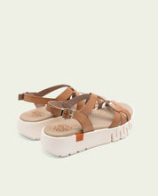 DÉBORA TAUPE WEDGE HEEL LEATHER SANDALS