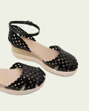 SANDALES À TALONS COMPENSÉS EN CUIR TRESSÉ EVA NOIR