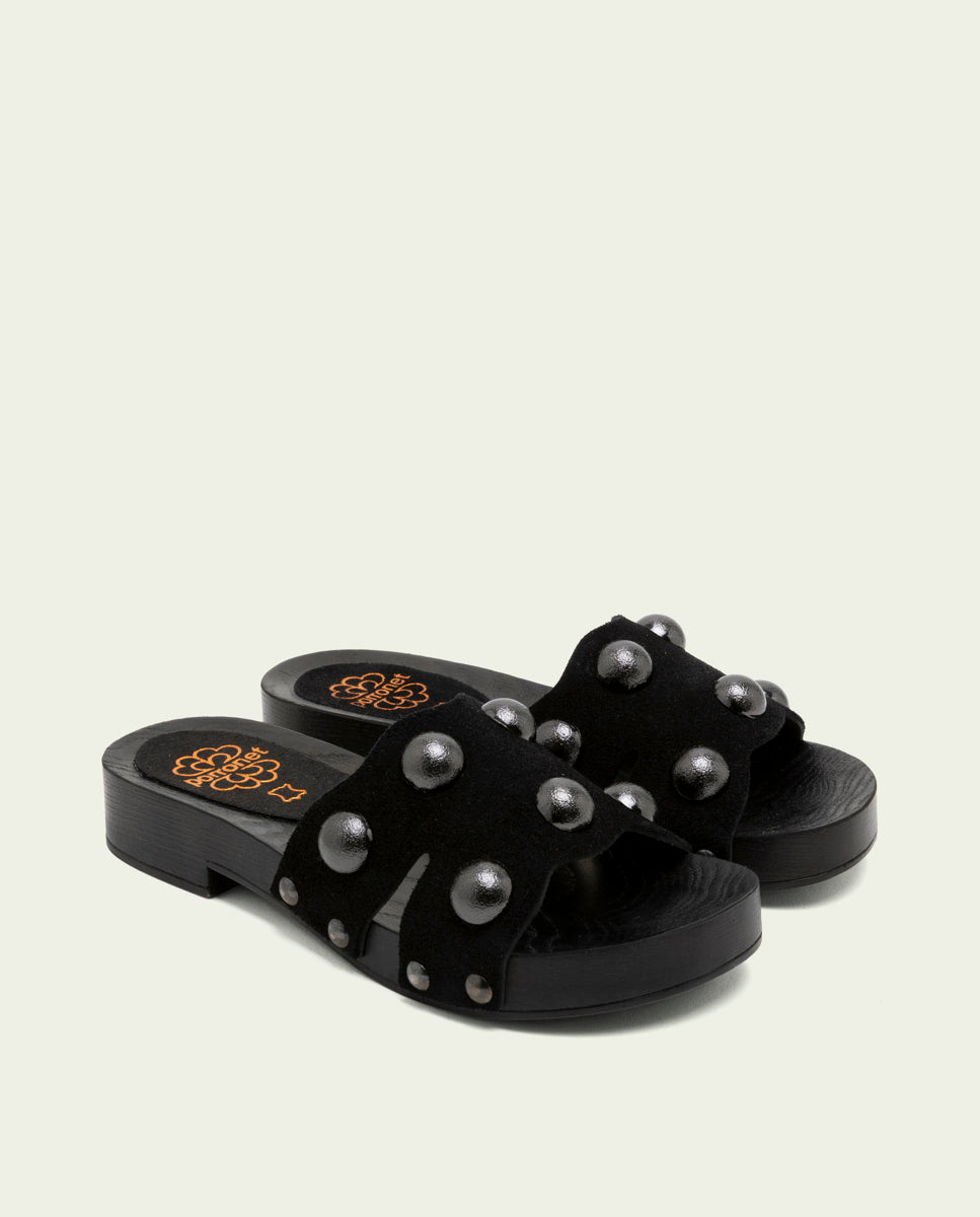 GIANNA BLACK LEATHER HEEL SANDAL WITH STUDS