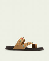 SANDALE PLATE EN CUIR CLOUS HANNAH CAMEL