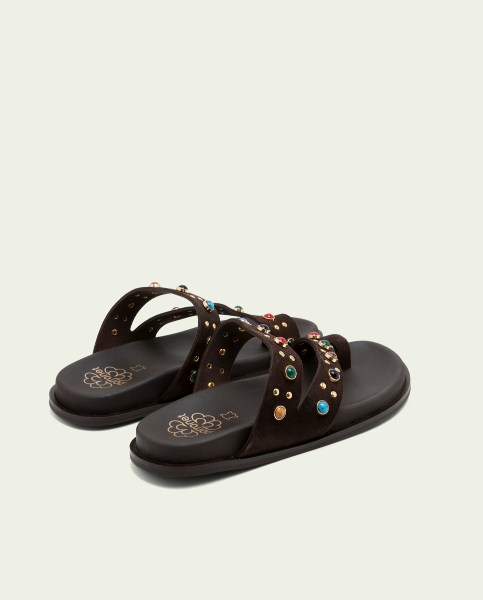 SANDALE PLATE EN CUIR CLOUS HANNAH MOKA