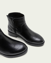 JIMENA BLACK LEATHER ANKLE BOOTS WITH ZIPPER