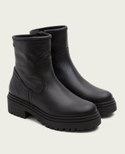 Black leather ankle boots with zipper Kiara