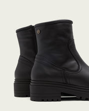 Black leather ankle boots with zipper Kiara