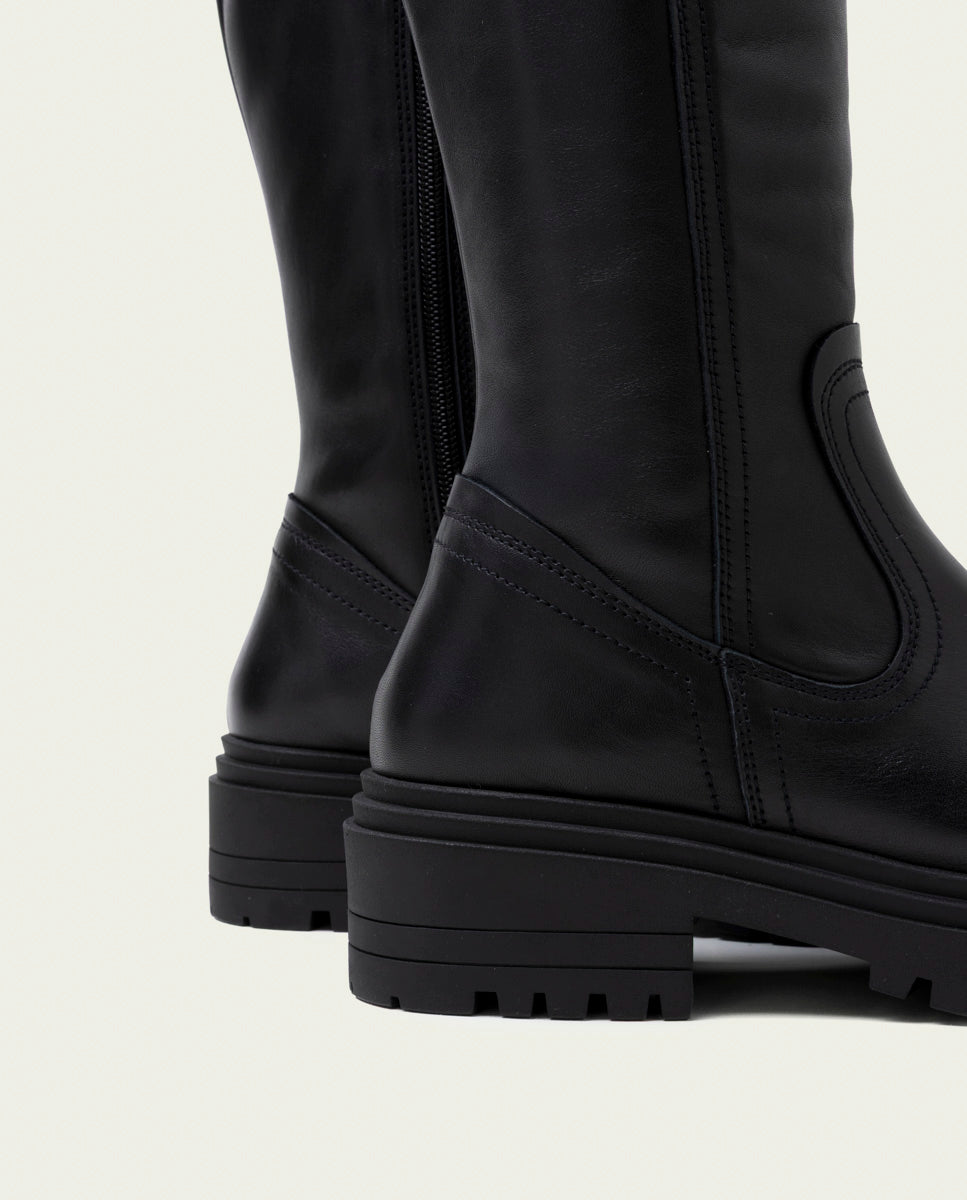 Black leather ankle boots with zipper Kim