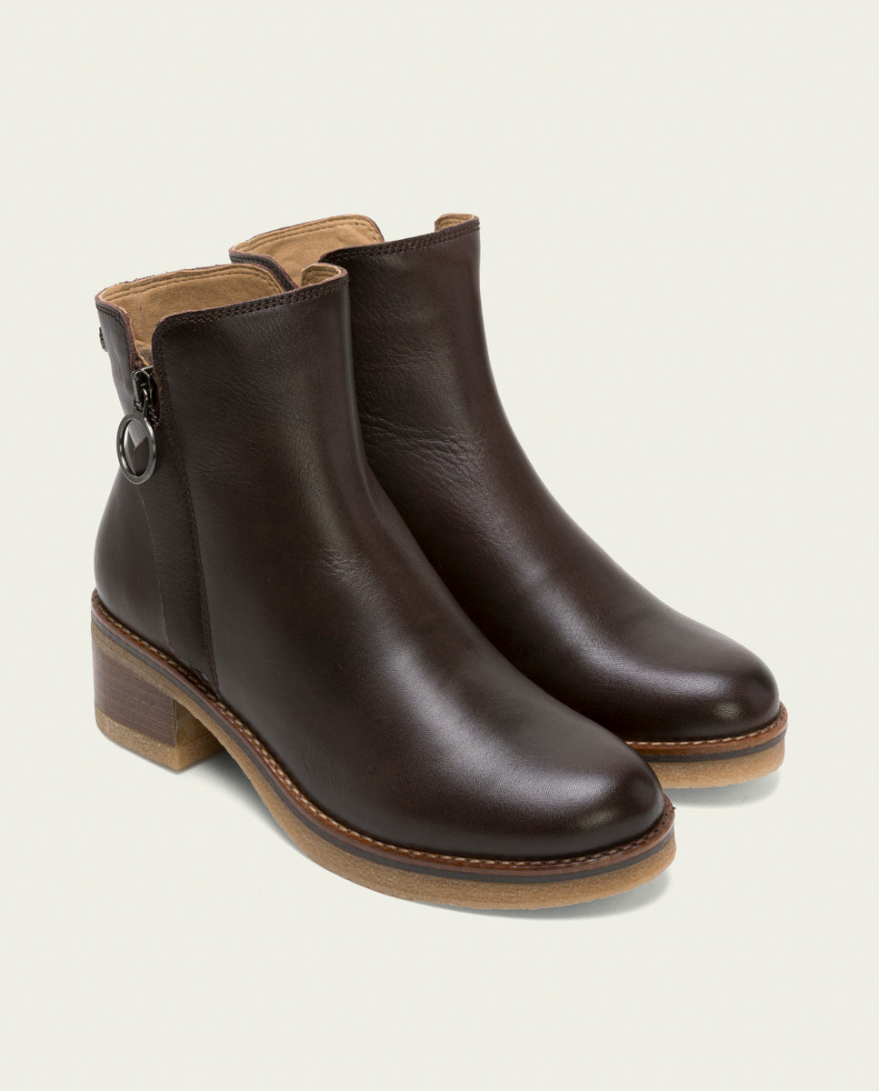 Moka leather ankle boots with lightning Lucía