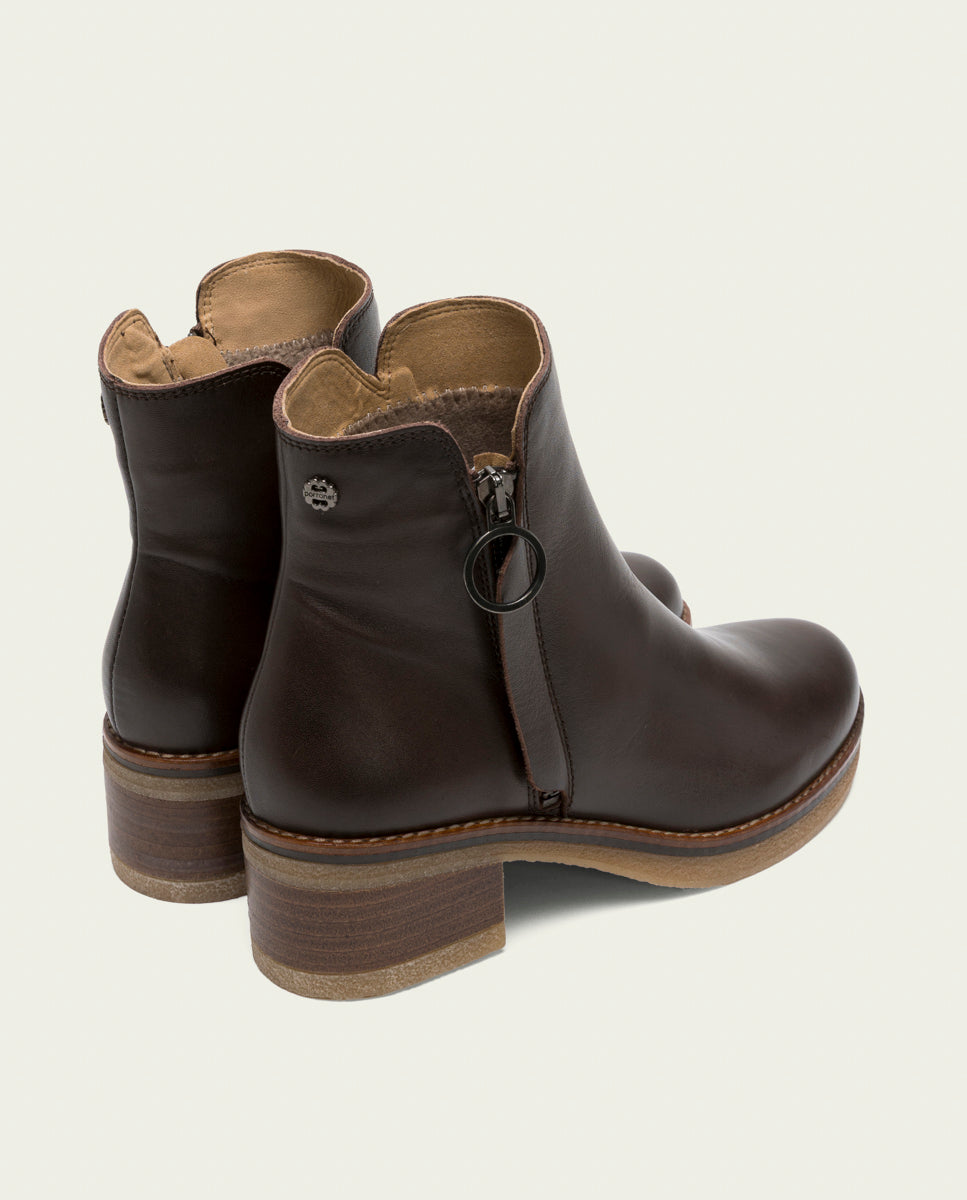 Moka leather ankle boots with lightning Lucía