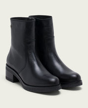 BLACK LOLA LEATHER ANKLE BOOTS WITH ZIPPER