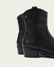 BLACK MARTA LEATHER ANKLE BOOTS WITH ZIPPER