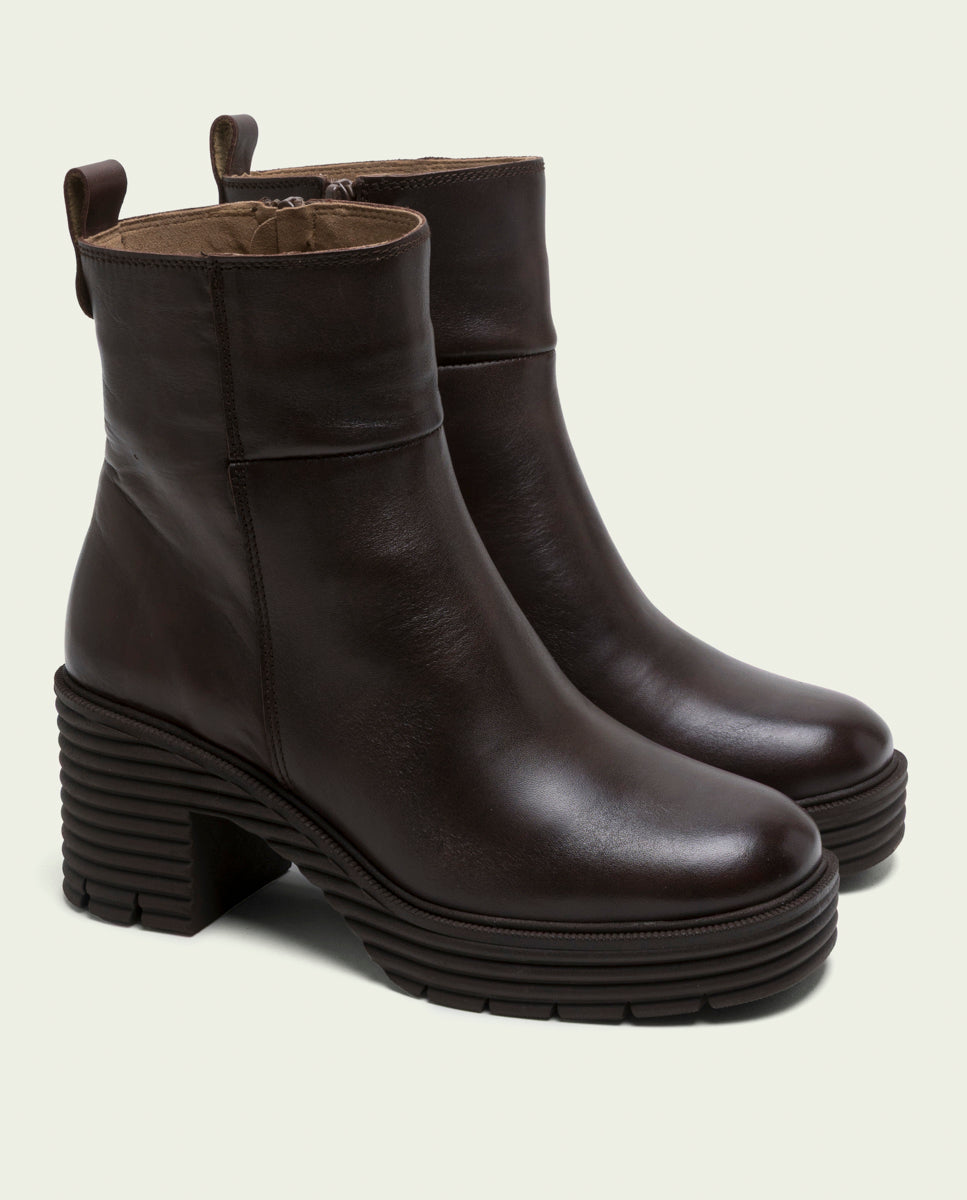 BOTTINES EN CUIR AVEC FERMETURE ÉCLAIR SOFÍA MOKA