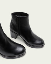 BLACK TERESA LEATHER HEEL ANKLE BOOTS