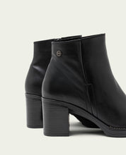 BLACK TERESA LEATHER HEEL ANKLE BOOTS