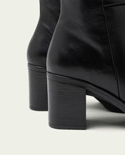 Triana Noir Leather Heeled Boots