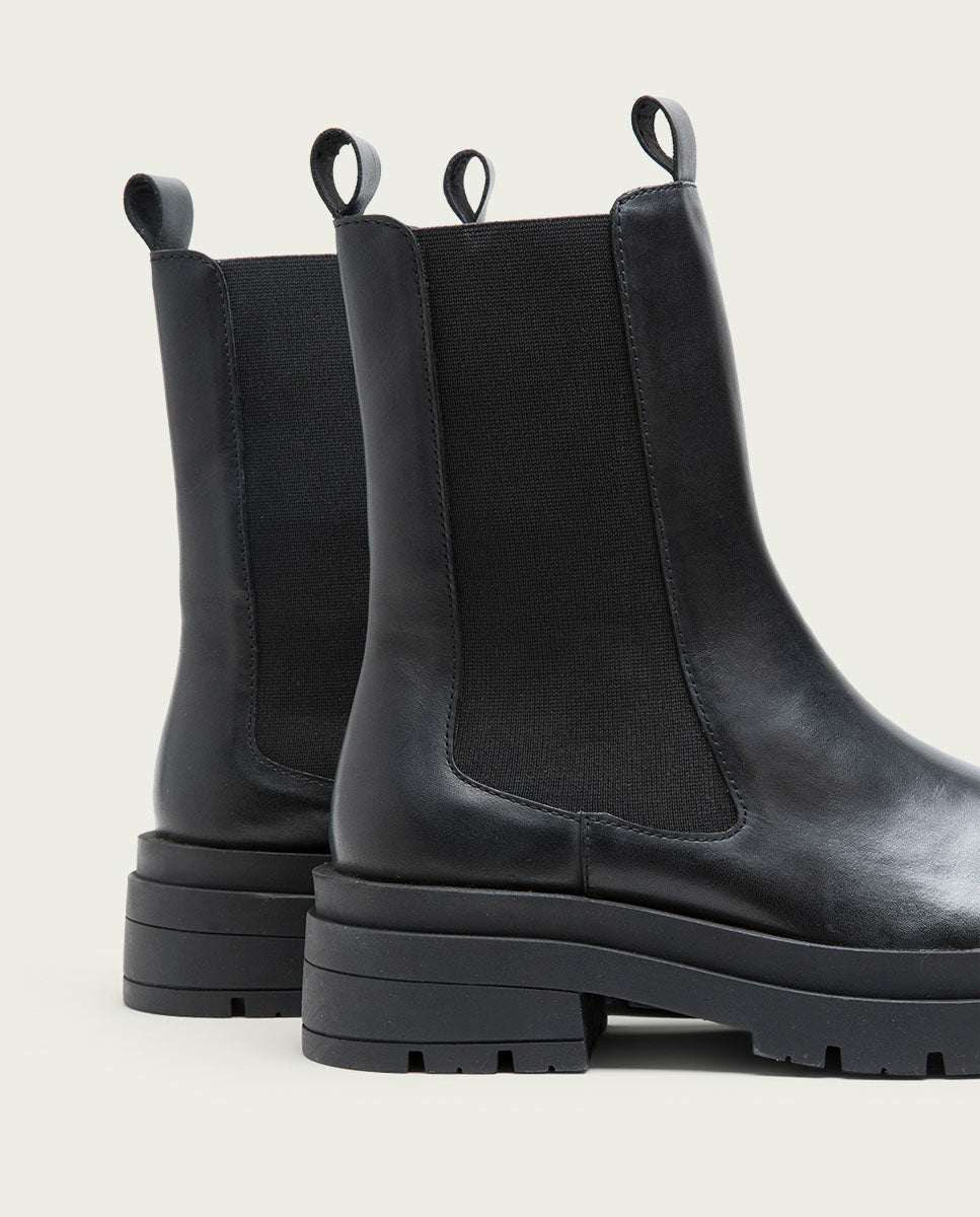 NAÍN BLACK LEATHER TRACK-SOLE CHELSEA BOOTS