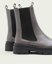 BOTTINES TRACK EN CUIR AVEC ÉLASTIQUES NAÍN GRIS