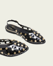 BALERINE PLATE CLOUTÉS NOIR DORE