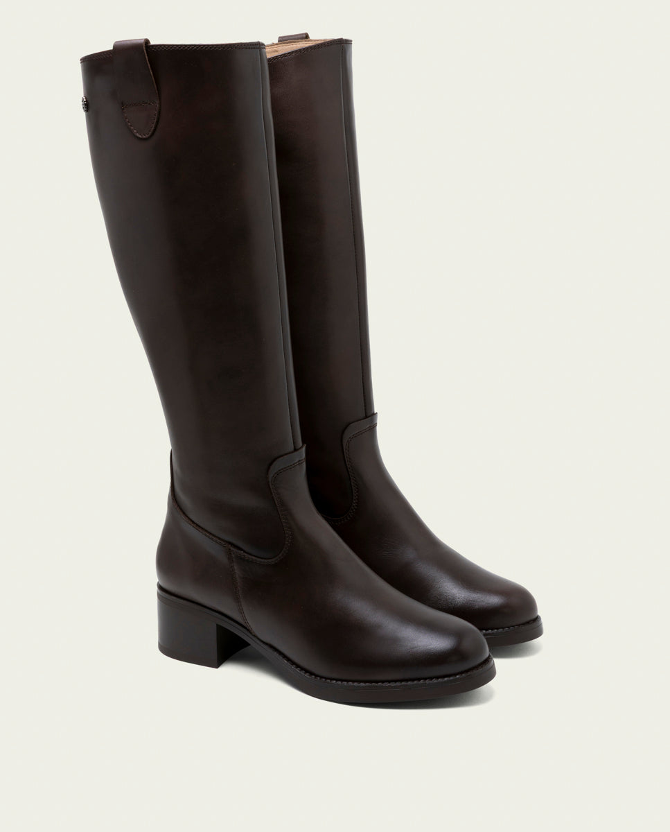 BOTTES EN CUIR À TIGE LARGE ET À TALON OLIVIA  MOKA