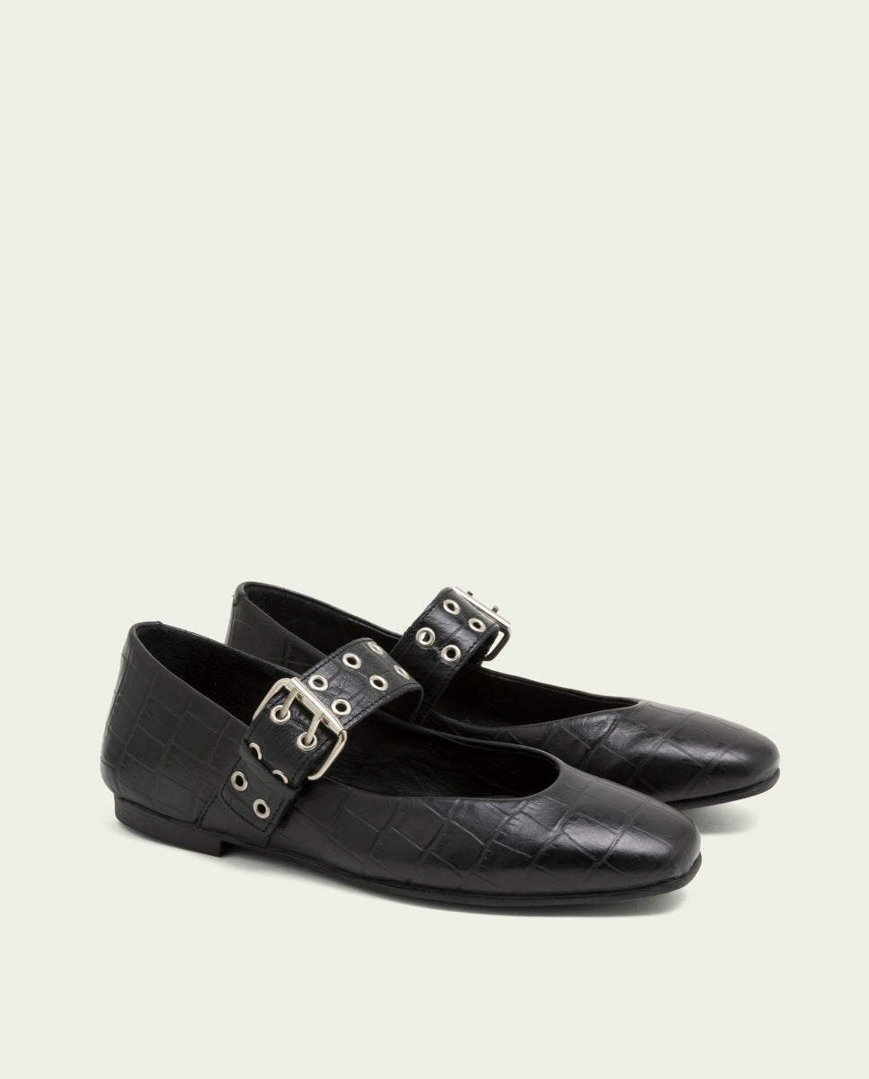 VEGA BLACK LEATHER FLAT BALLET PUMPS