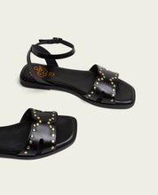 STUDDED BLACK LEATHER FLAT SANDAL VIKA