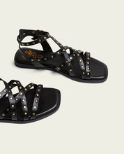 STUDDED BLACK LEATHER FLAT SANDAL VERNA