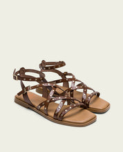 STUDDED FLAT LEATHER SANDAL ROMAINE MOKA VERNA