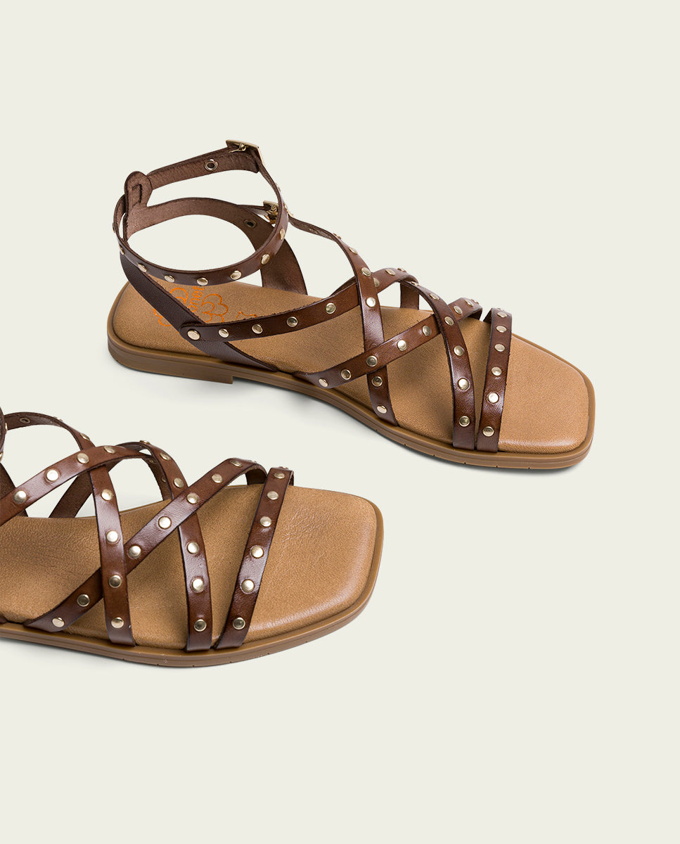 STUDDED FLAT LEATHER SANDAL ROMAINE MOKA VERNA