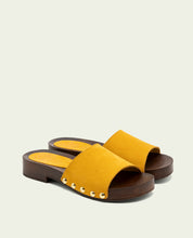 SANDALES EN CUIR À TALONS VALERIA MOUTARDE